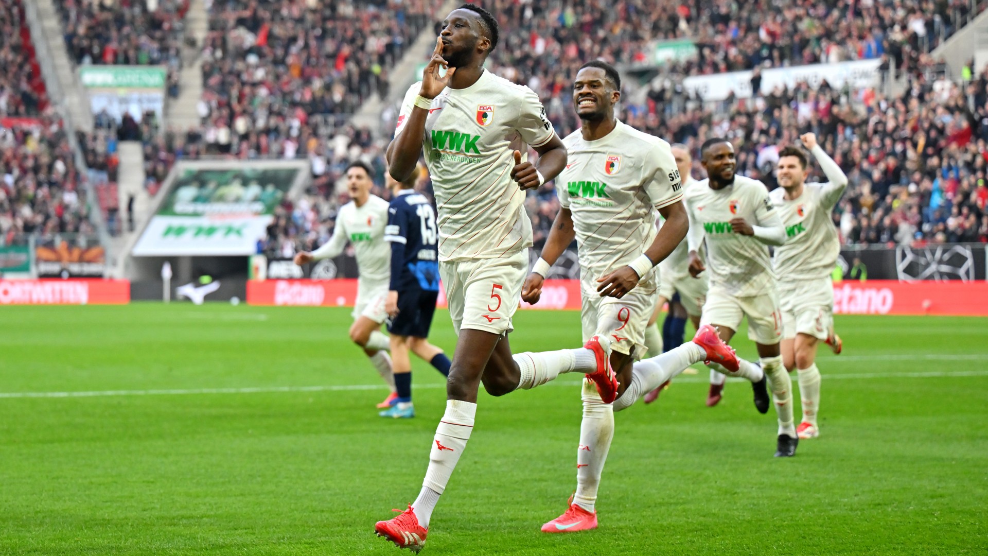 FC Augsburg Christian Matsima Bundesliga 150225