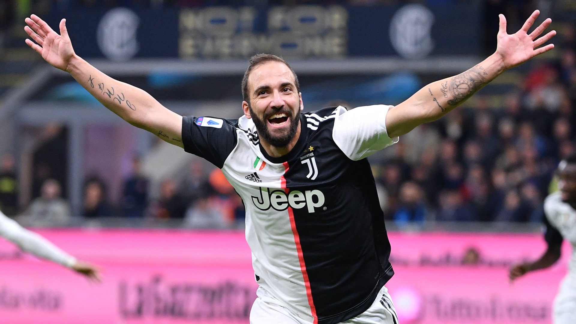 Higuain esulta in Inter-Juventus 2019