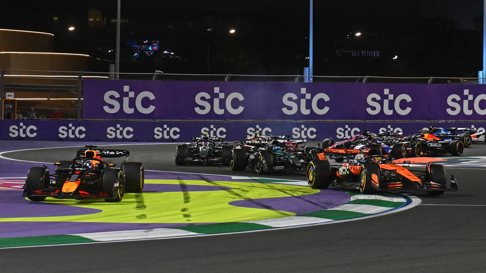 2025-04-20 Verstappen Piastri F1 Formula 1