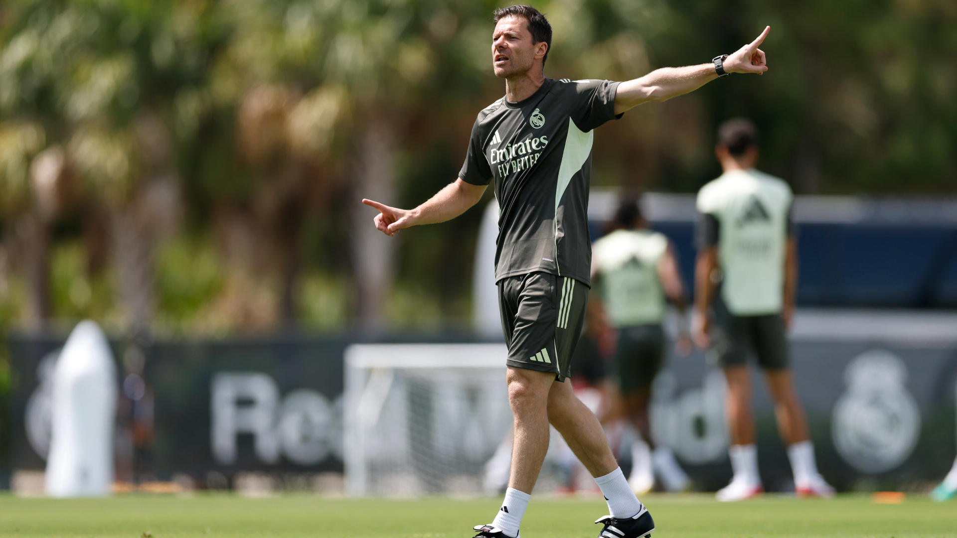 Xabi Alonso Real Madrid CWC 16x9