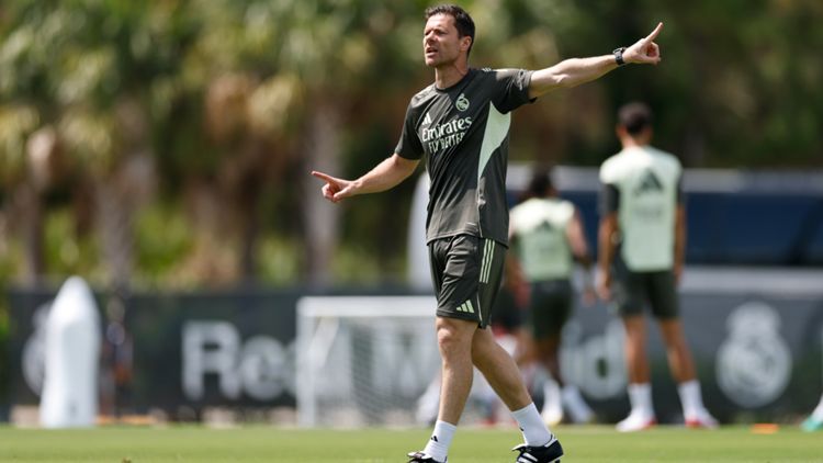 Xabi Alonso Real Madrid CWC 16x9