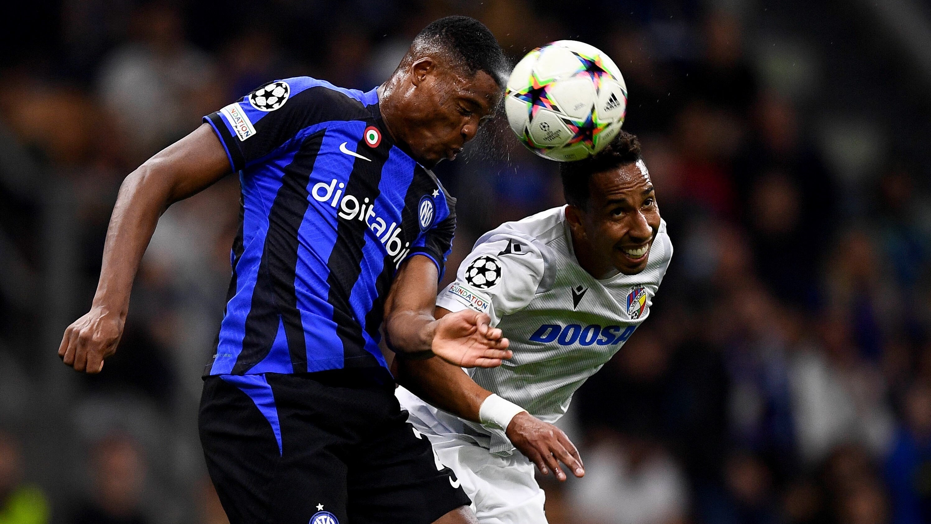 Inter Viktoria Plzen Dumfries