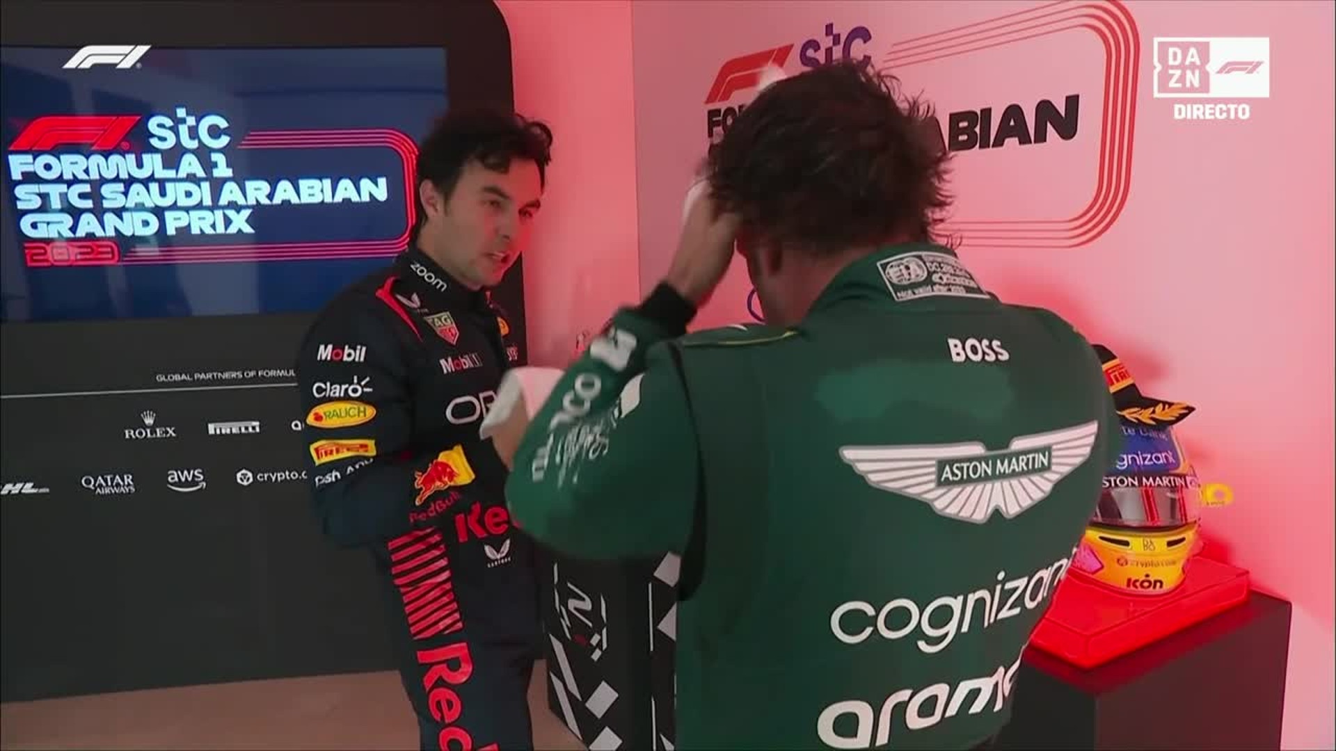 Fernando Alonso y Checo Pérez comentan la salida en Arabia Saudí