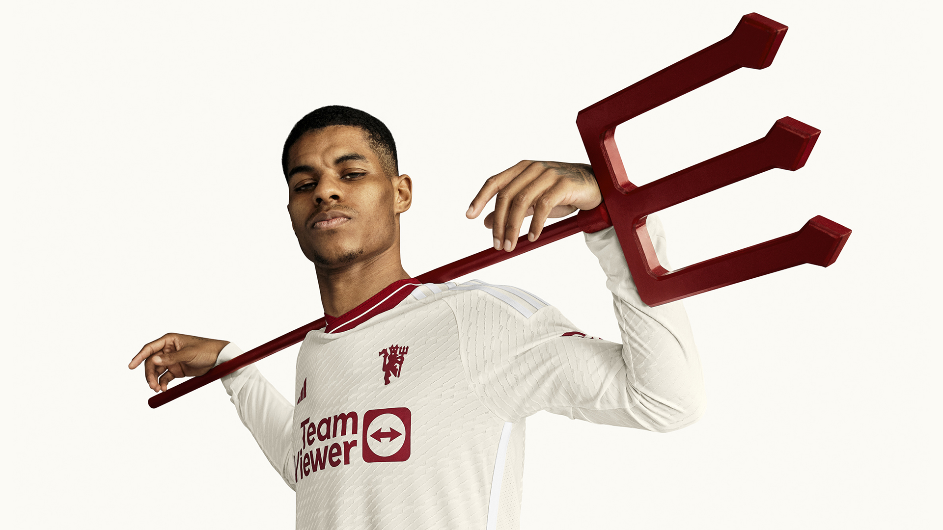 Rashford con la terza maglia dello United