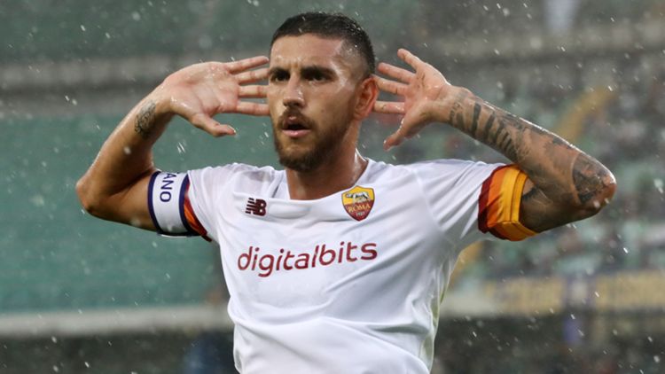 Lorenzo Pellegrini esulta dopo il supergol contro il Verona