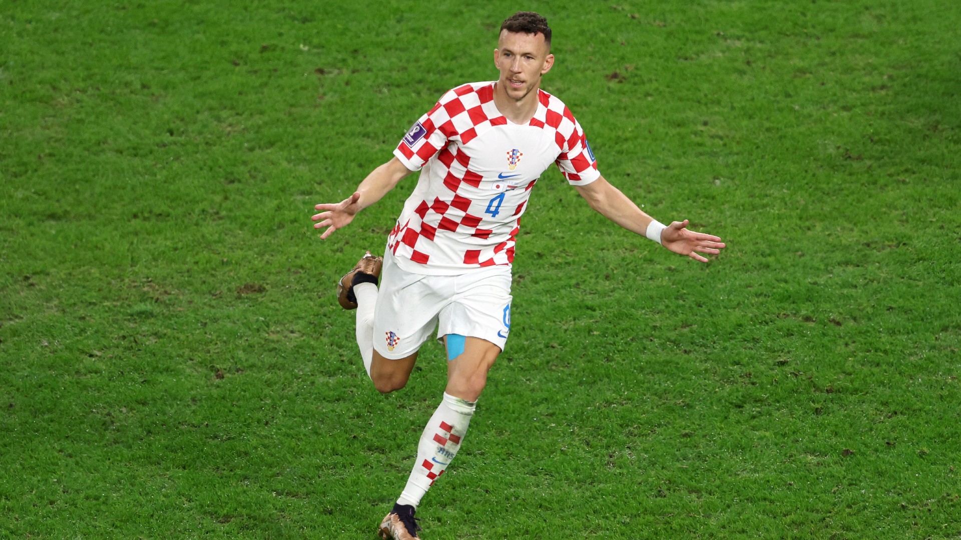 Ivan Perisic esulta dopo il gol contro il Giappone con la Croazia ai Mondiali 2022