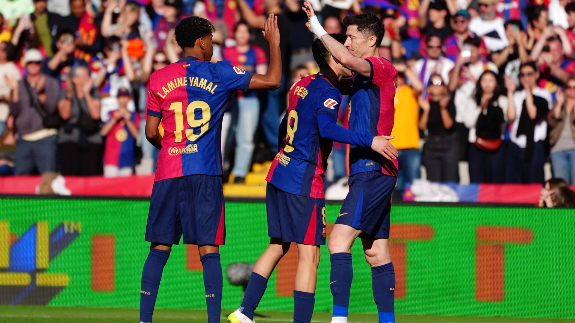 Barcelona lamine lewandowski pedri LALIGA 2025