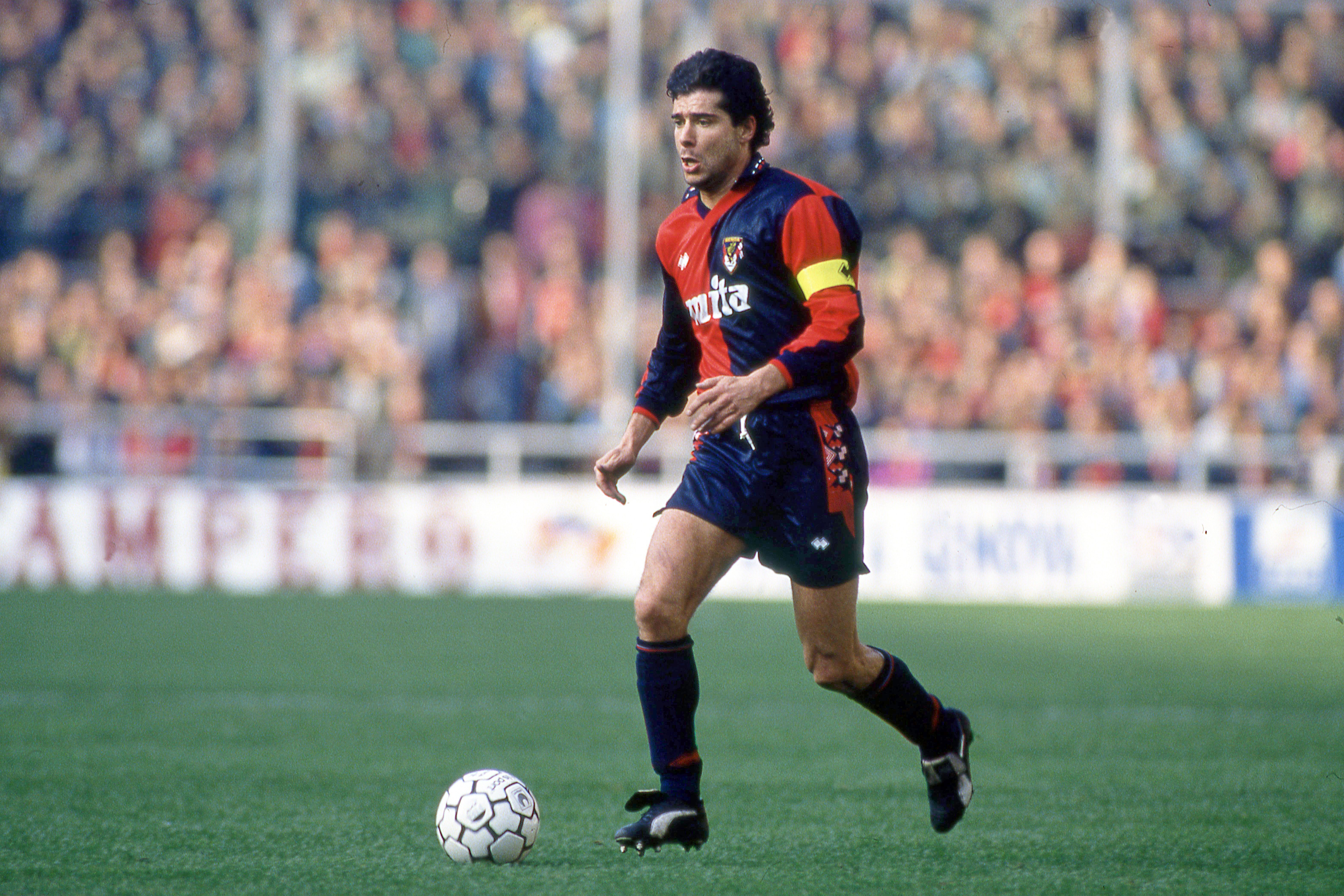 Nicola Caricola con la maglia del Genoa