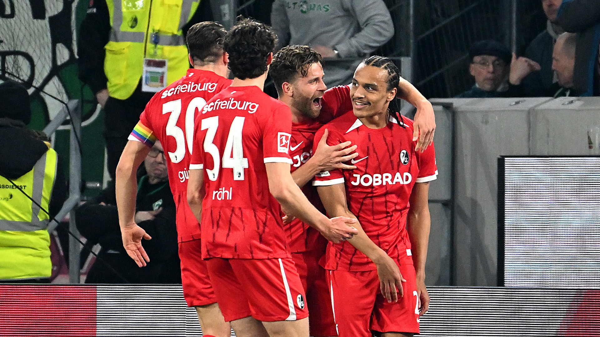 SC Freiburg Teamjubel Bundesliga 210225