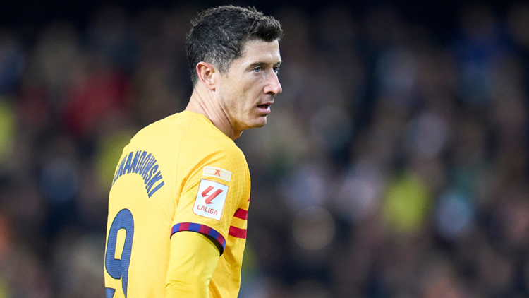 Robert Lewandowski vs Valencia