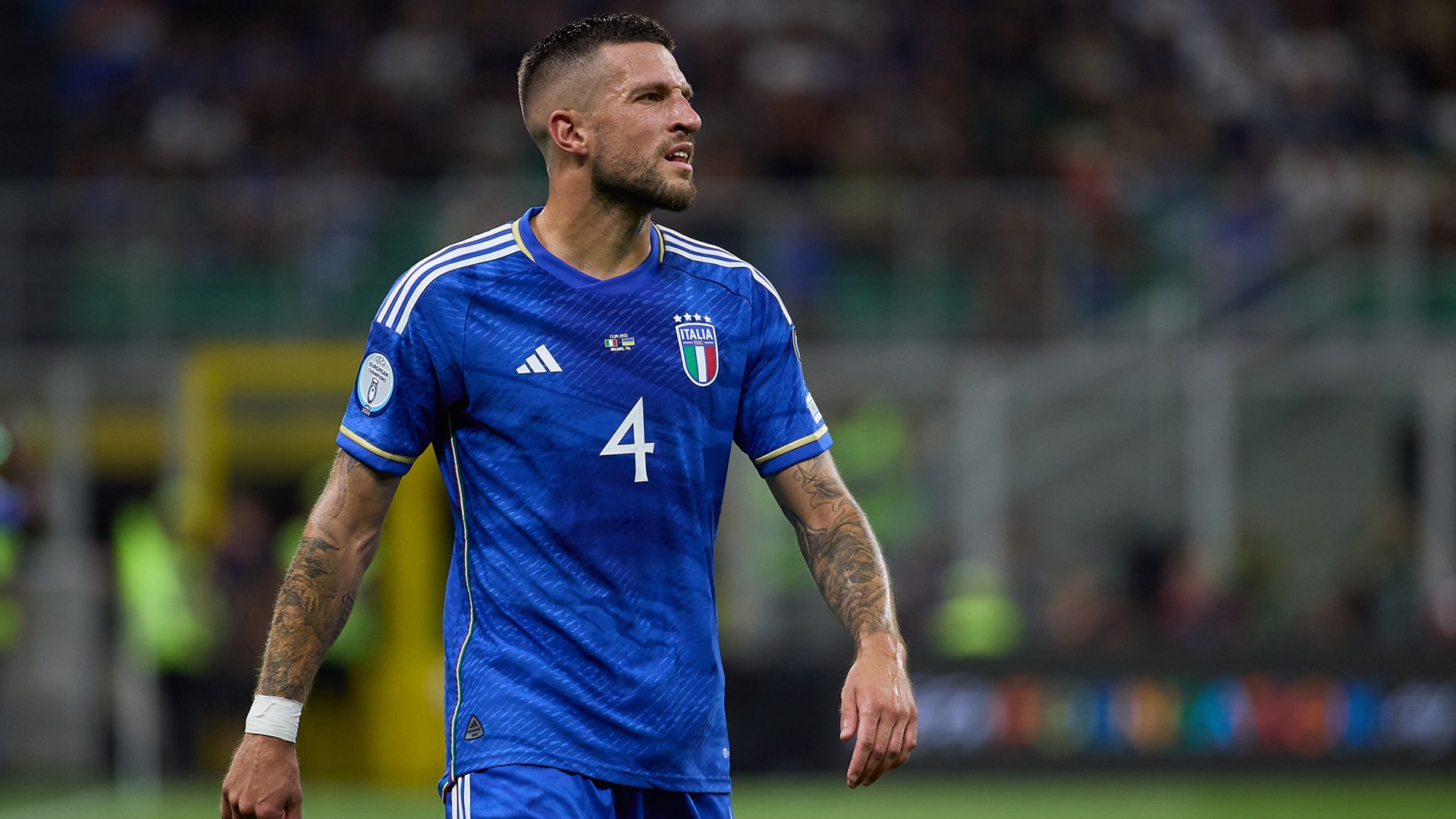 Biraghi con la maglia dell'Italia contro l'Ucraina