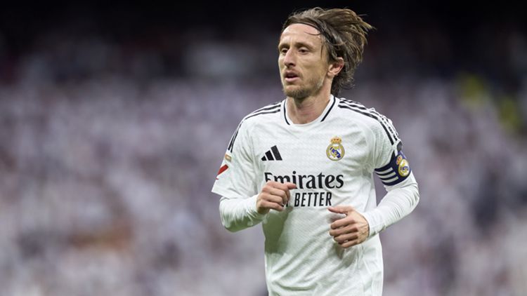 Luka Modric con la fascia da capitano del Real Madrid