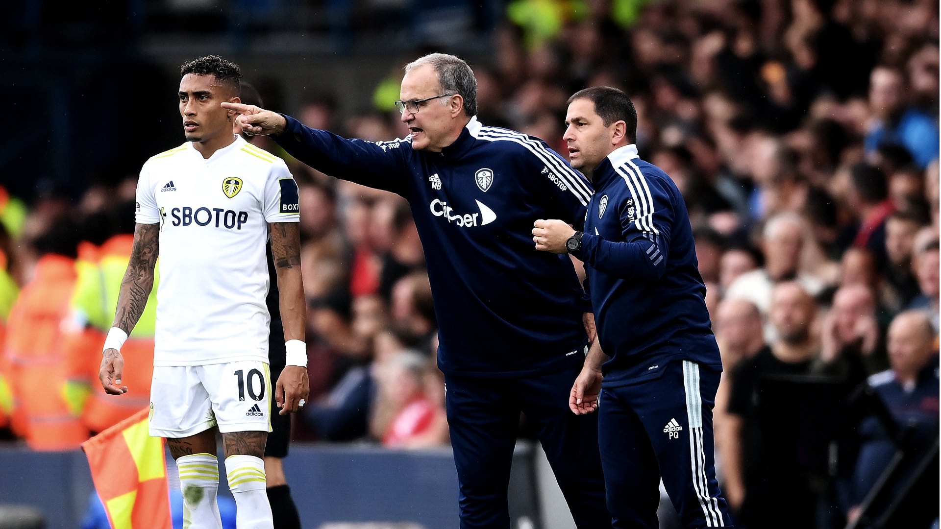 2021-09-12-Marcelo Bielsa-Raphinha-Leeds United