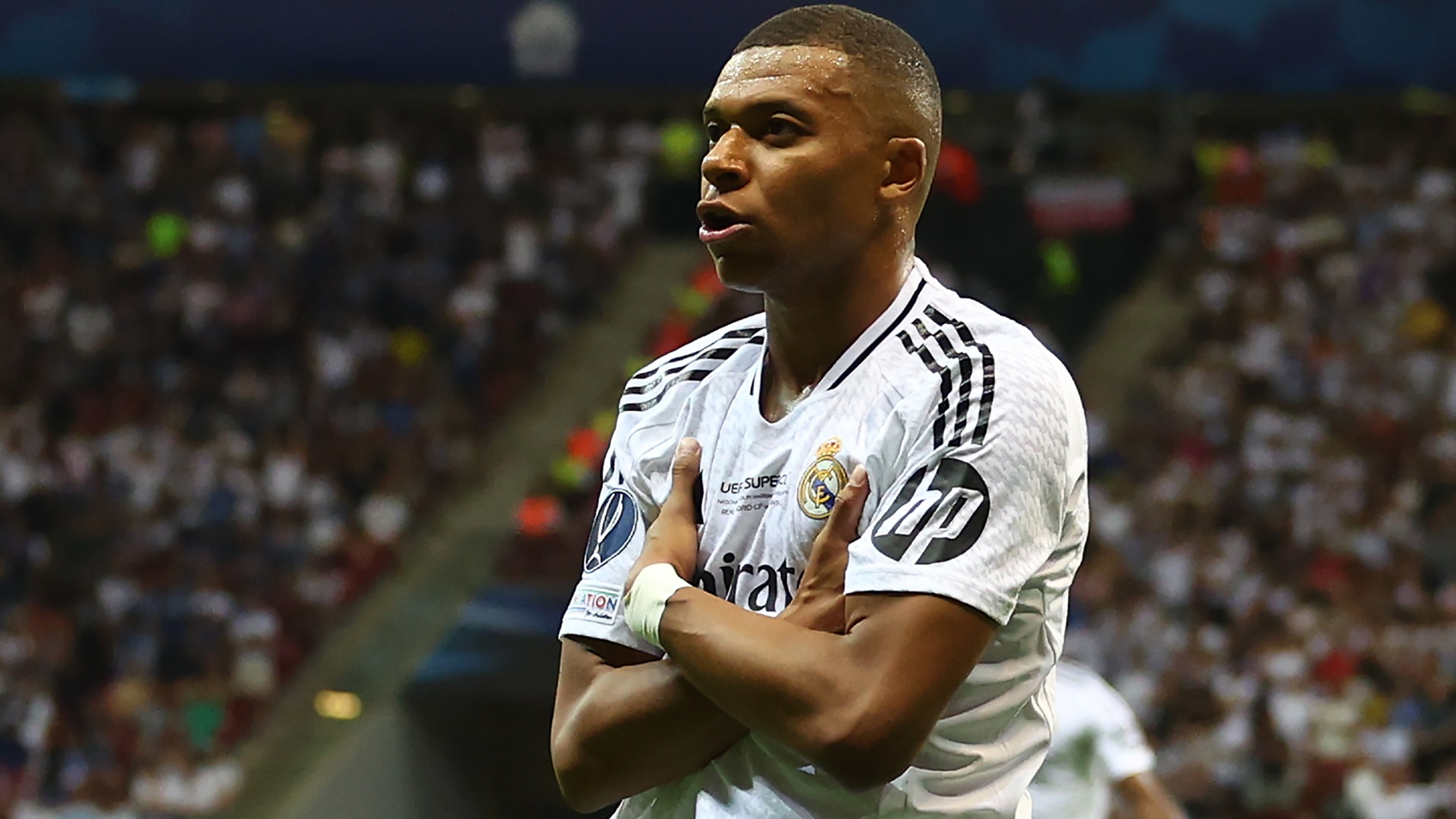 Mbappé esulta dopo il gol all'Atalanta