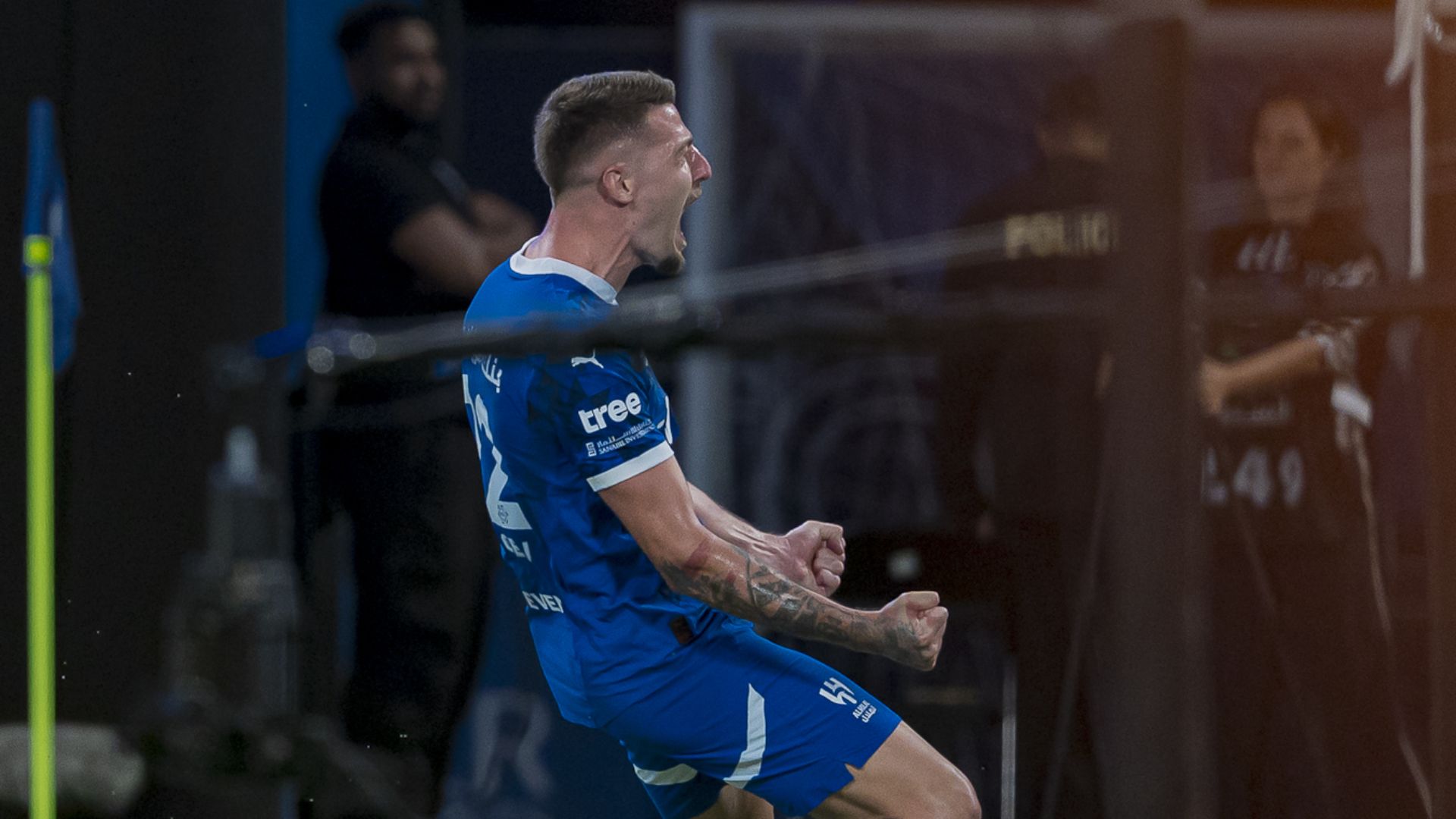 Milinkovic Savic celebra un gol