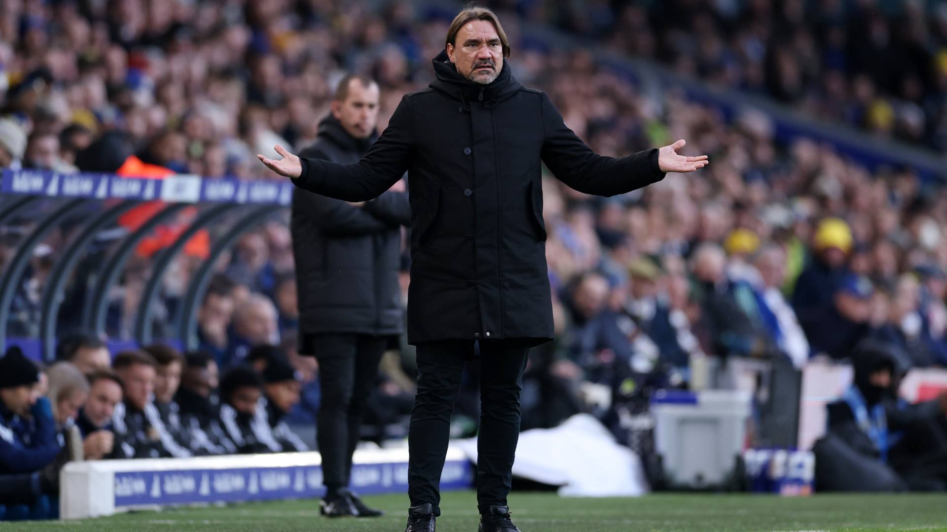 Leeds United manager Daniel Farke against Aston Villa_23112025