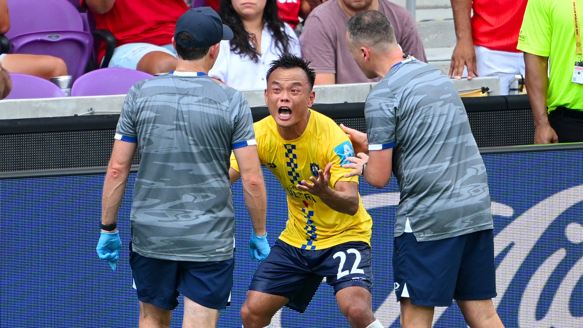 Tong Zhou in Benfica-Auckland City: rifiuta la sostituzione
