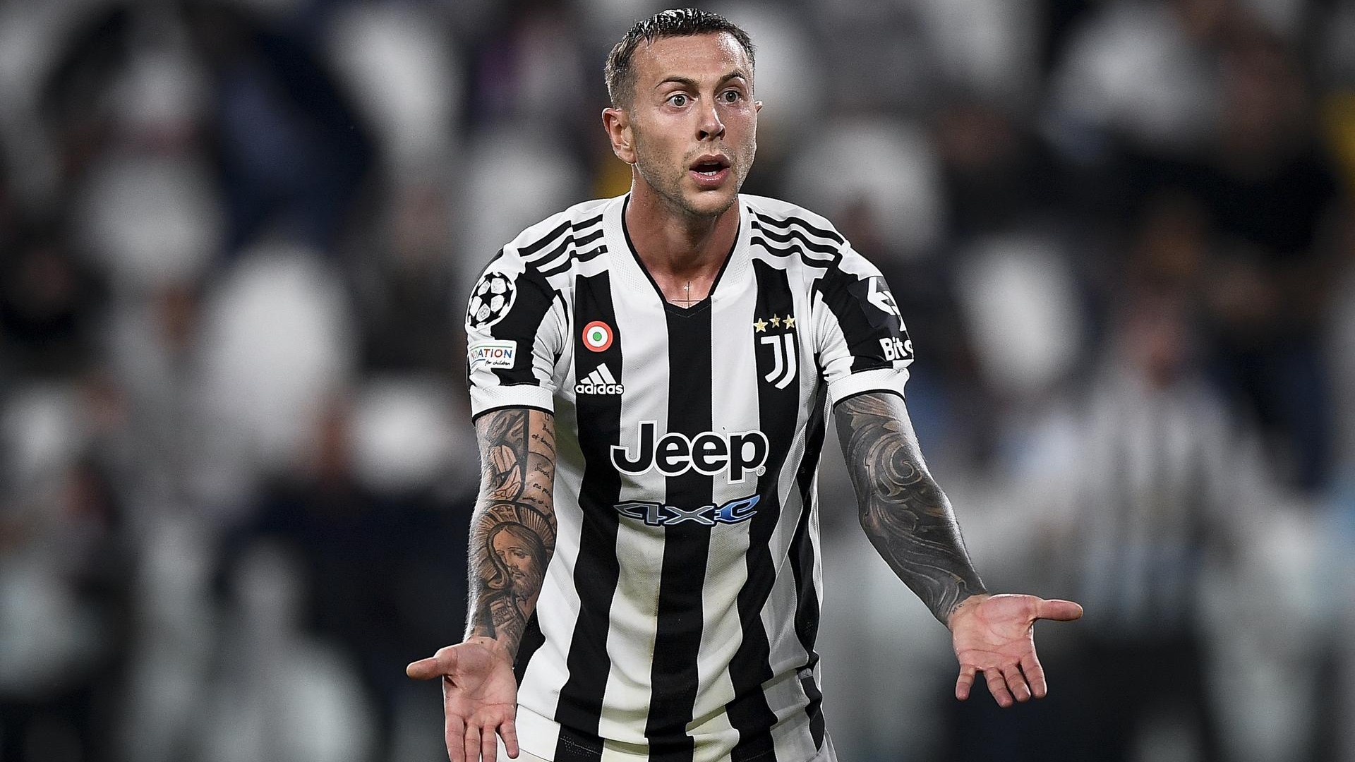 Federico Bernardeschi con la maglia della Juventus