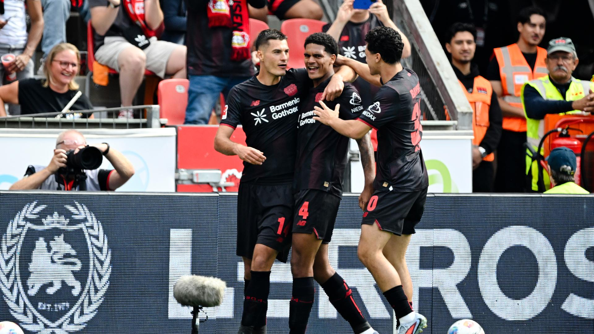 Bayer Leverkusen 2025 Quansah Schick