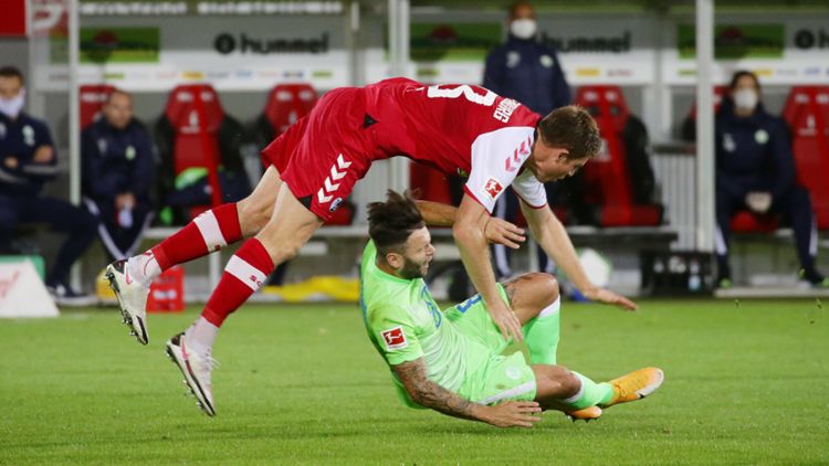ONLY GERMANY SC Freiburg vs VfL Wolfsburg Dominique Heintz Renato Steffen 27092020