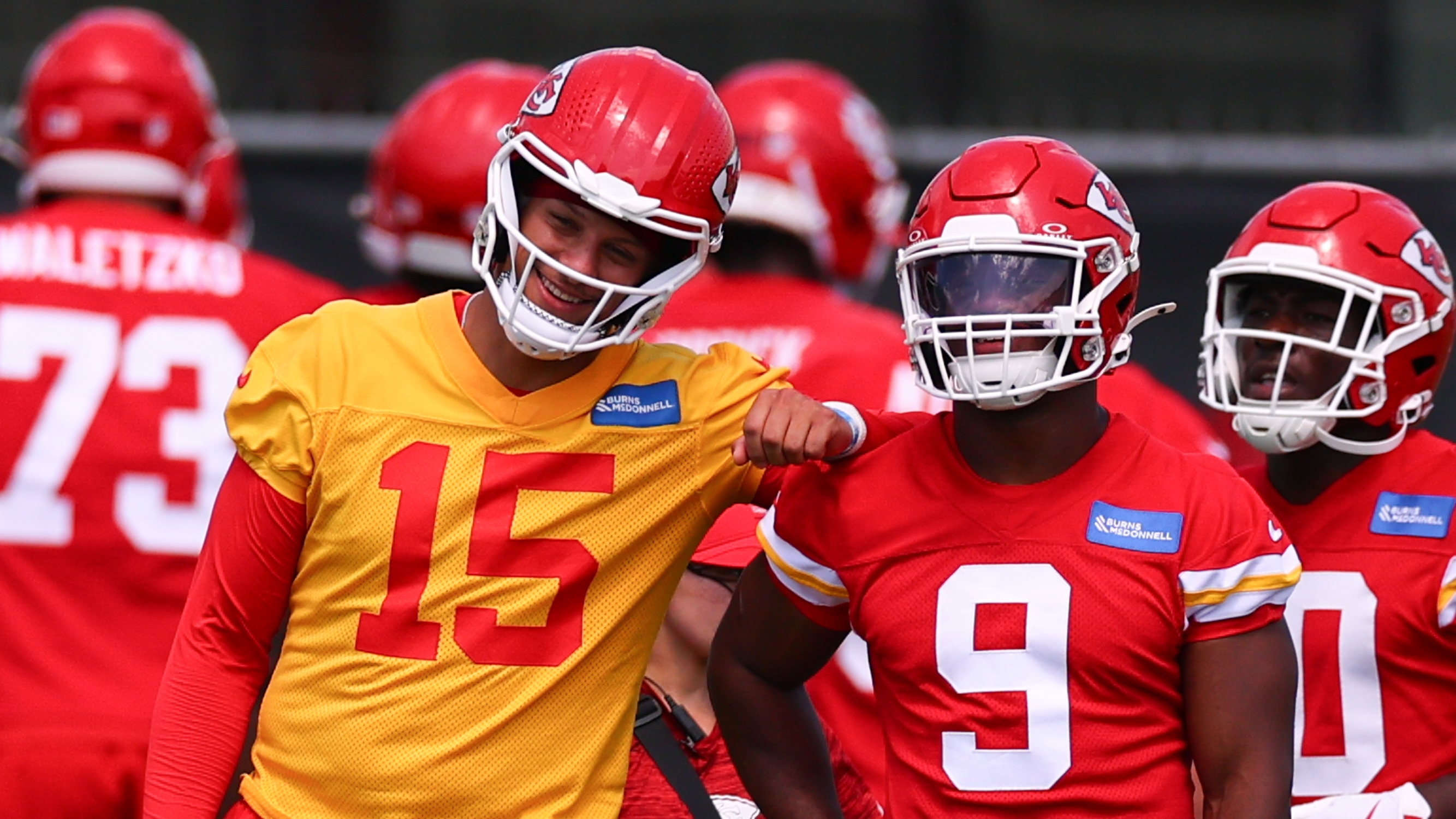Mahomes and Walker Chiefs 16x9