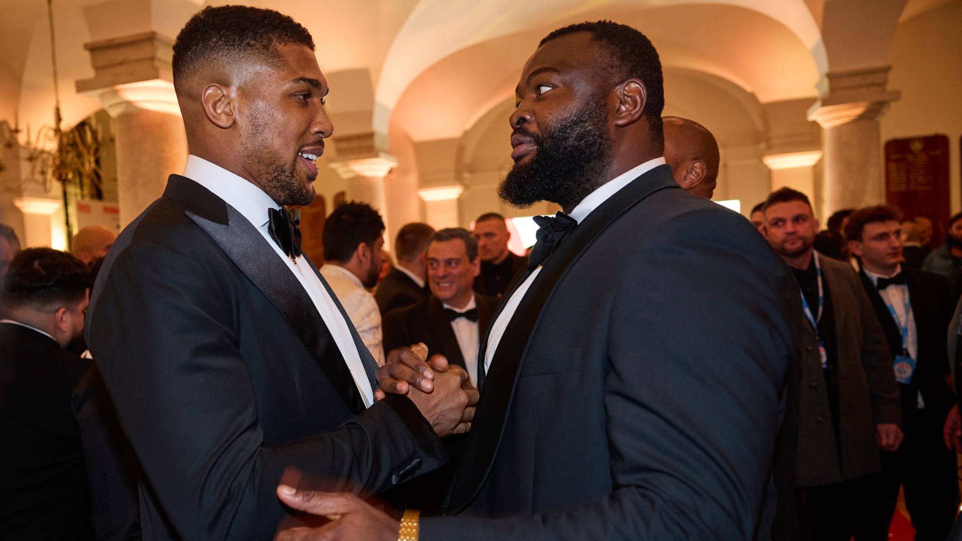 Anthony Joshua and Martin Bakole_11012025