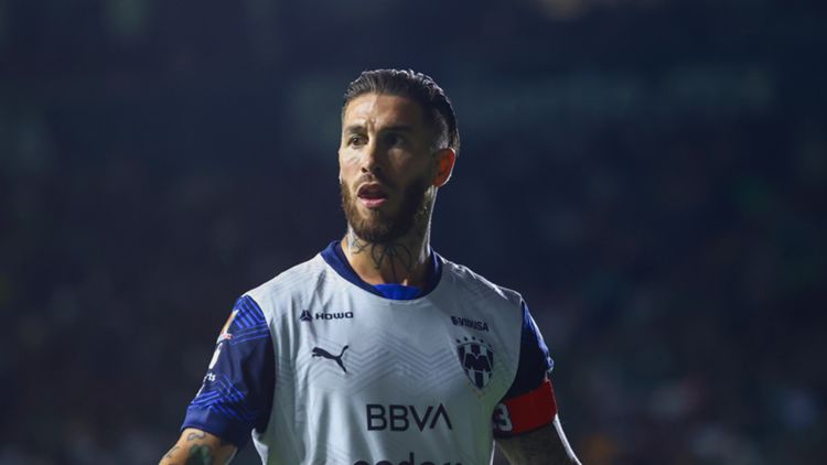 Sergio Ramos con la maglia del Monterrey