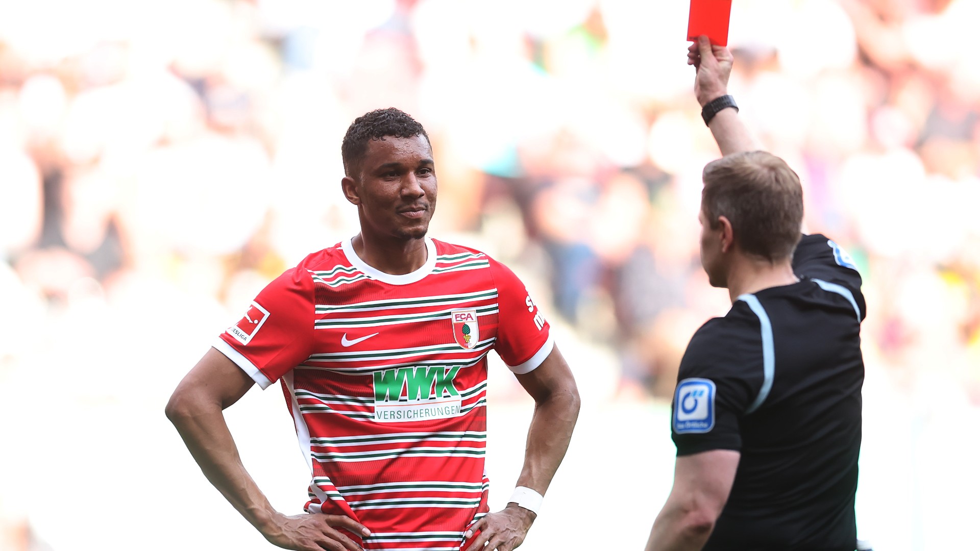 FC Augsburg Felix Uduokhai Tobias Welz Schiedsrichter Rote Karte Bundesliga 21052023