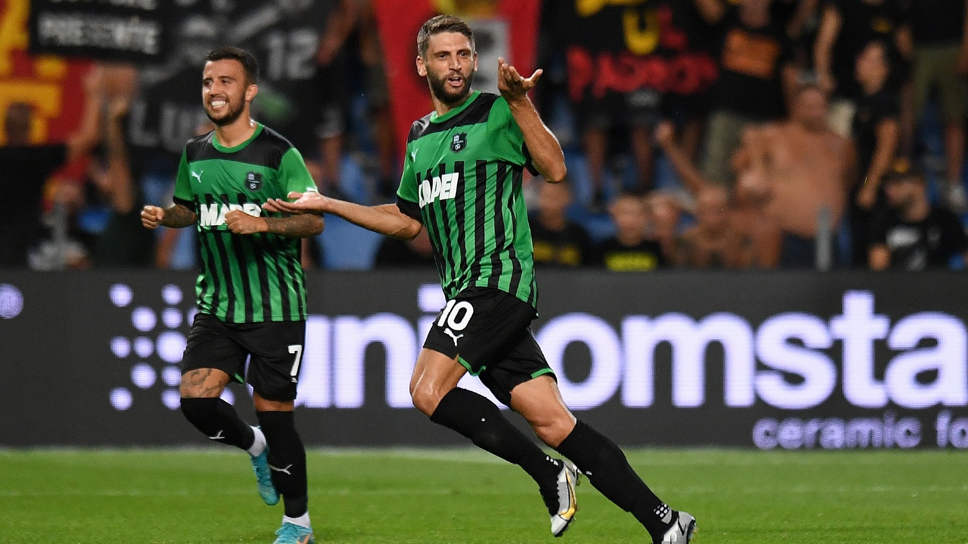 Berardi esulta dopo il gol in Sassuolo-Lecce