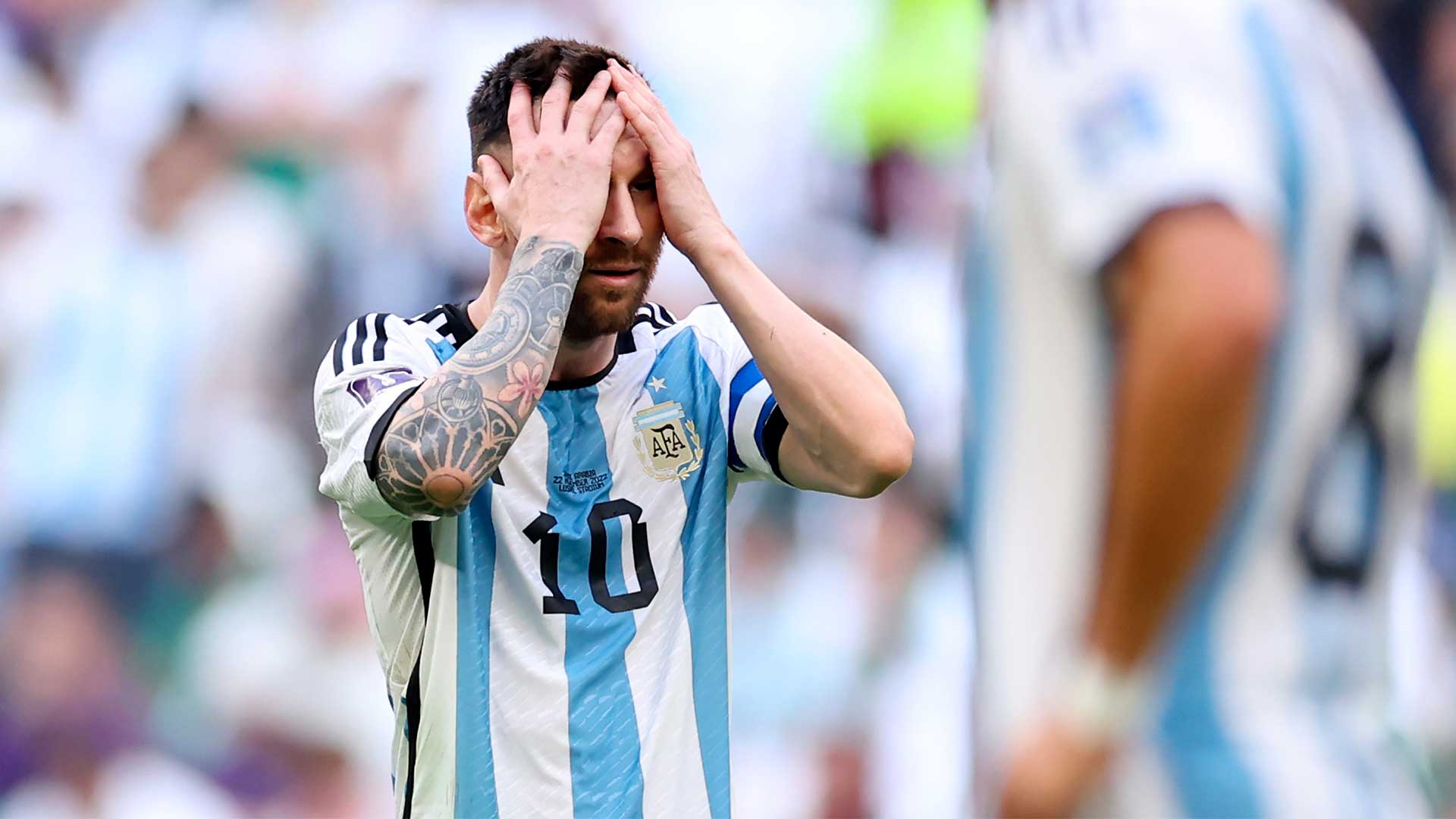 Messi disperato dopo il k.o. con l'Arabia Saudita