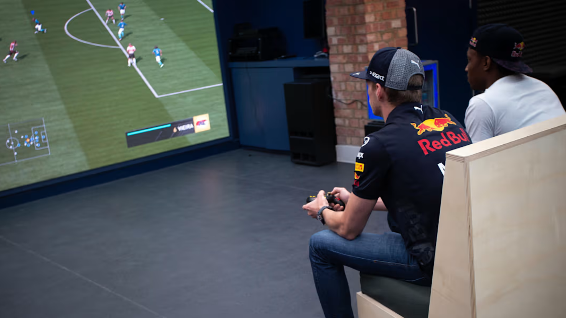 Max Verstappen, FIFA, Red Bull