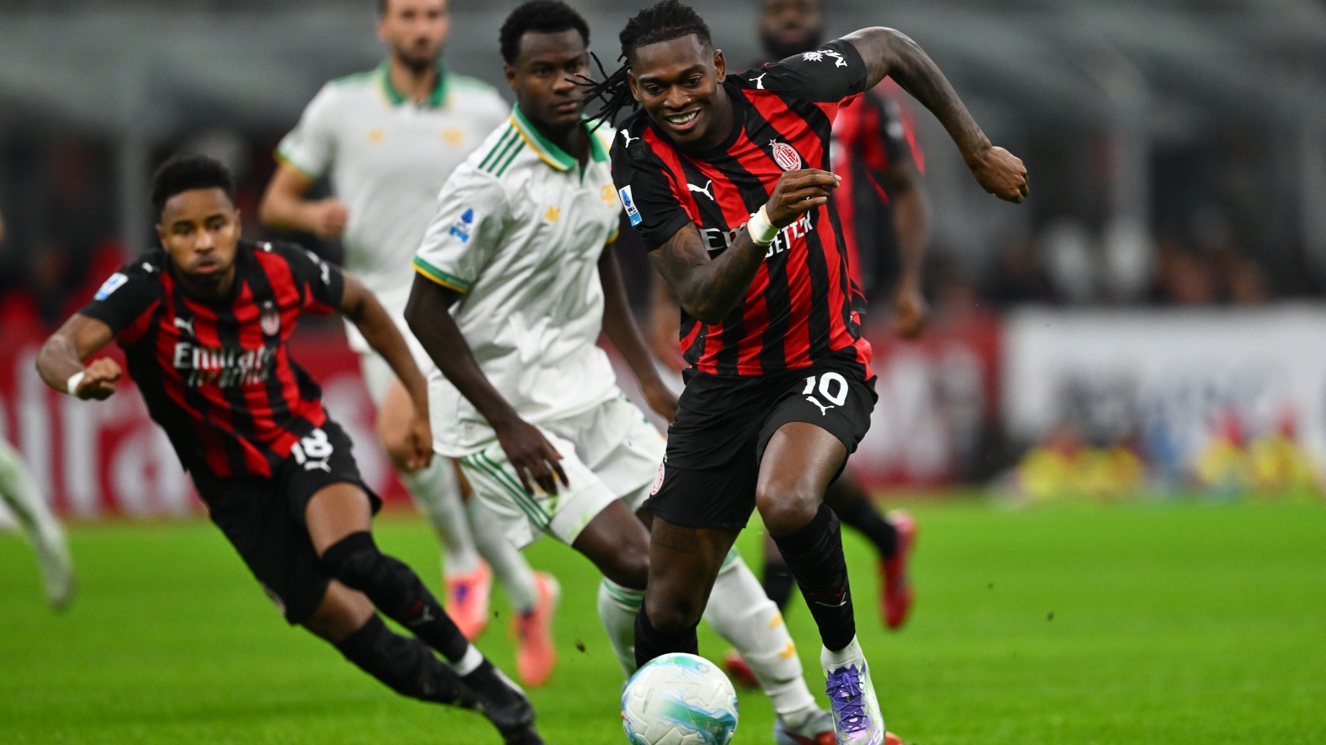 2025-11-02-milan-rafael-leao