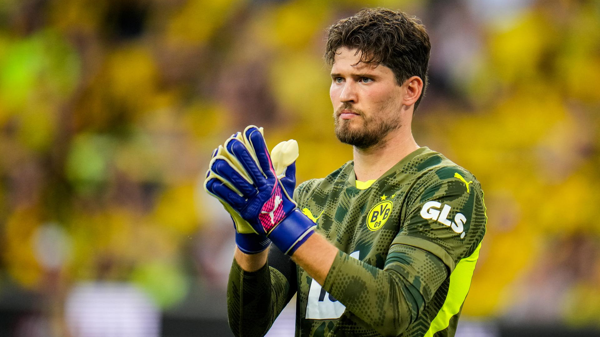 Gregor Kobel Borussia Dortmund 2024