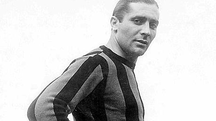 Giusepe Meazza con la maglia dell'Inter