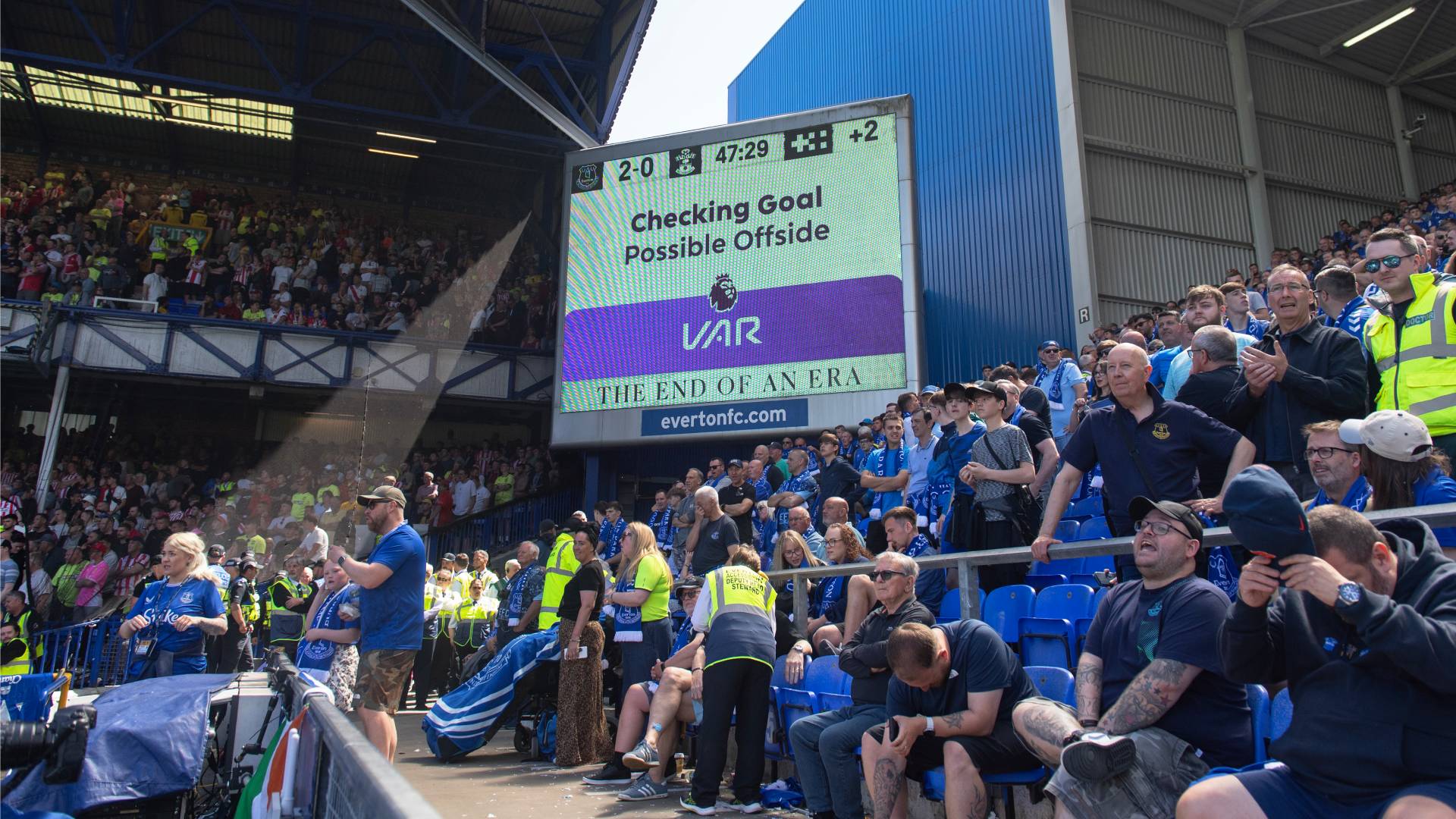 VAR screen Everton_2024-25