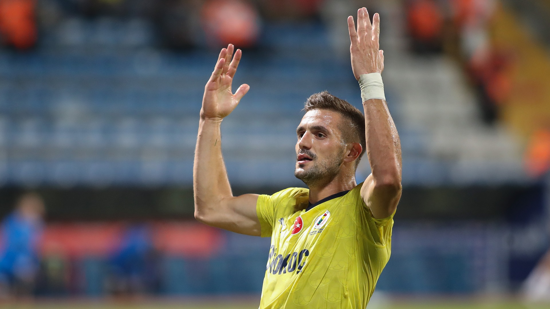 Tadic con il Fenerbahce