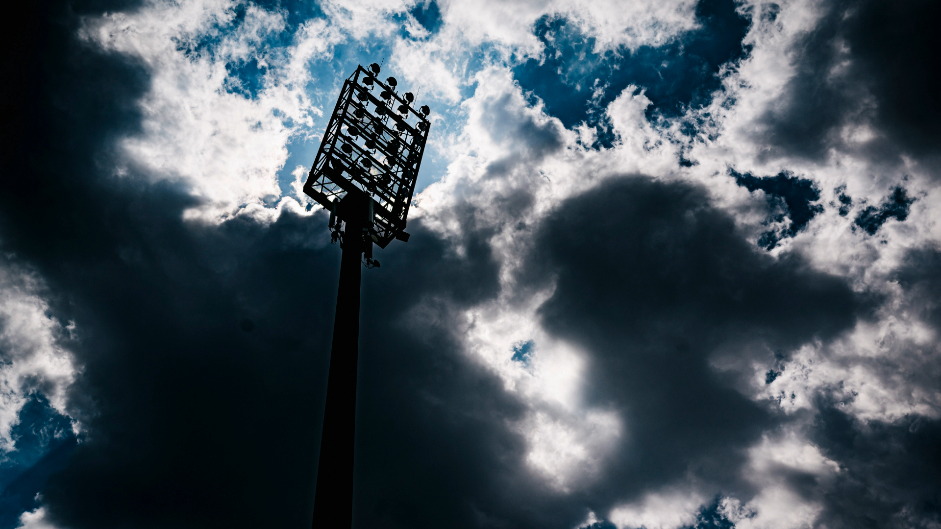 Flutlichtmast Stadion am Böllenfalltor 2. Bundesliga SV Darmstadt 98 04082019
