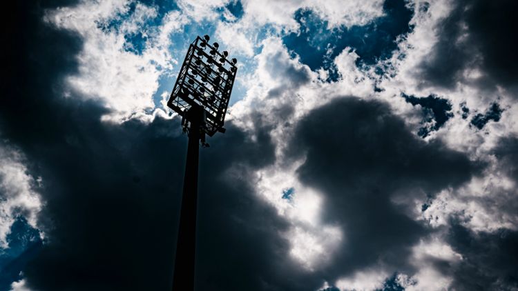 Flutlichtmast Stadion am Böllenfalltor 2. Bundesliga SV Darmstadt 98 04082019