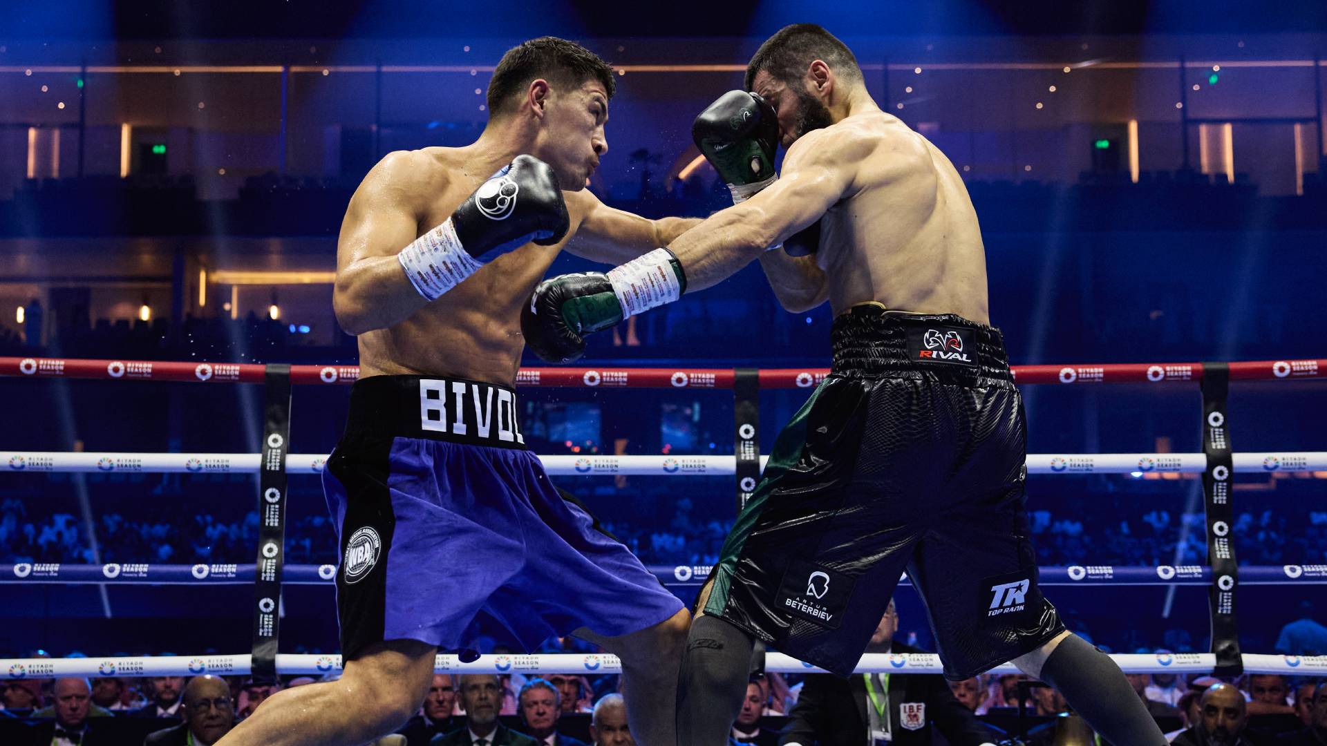 Artur Beterbiev vs Dmitry Bivol