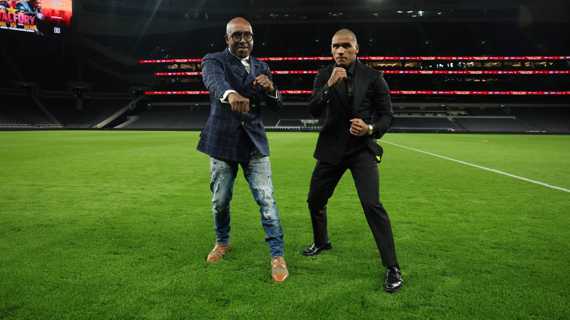 Conor Benn and Nigel Benn shadow box_27022025