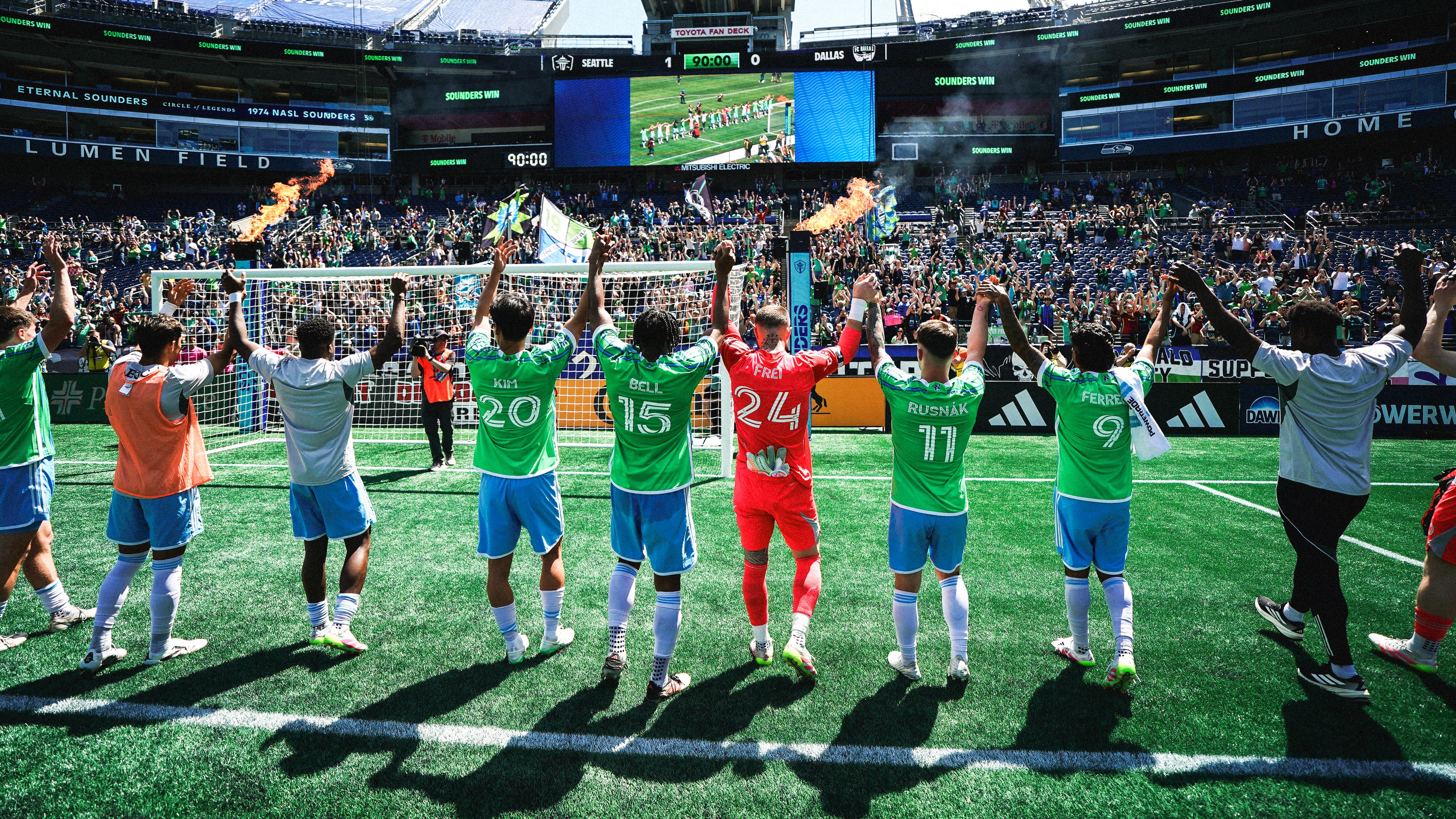 Jugadores de Seattle en su estadio