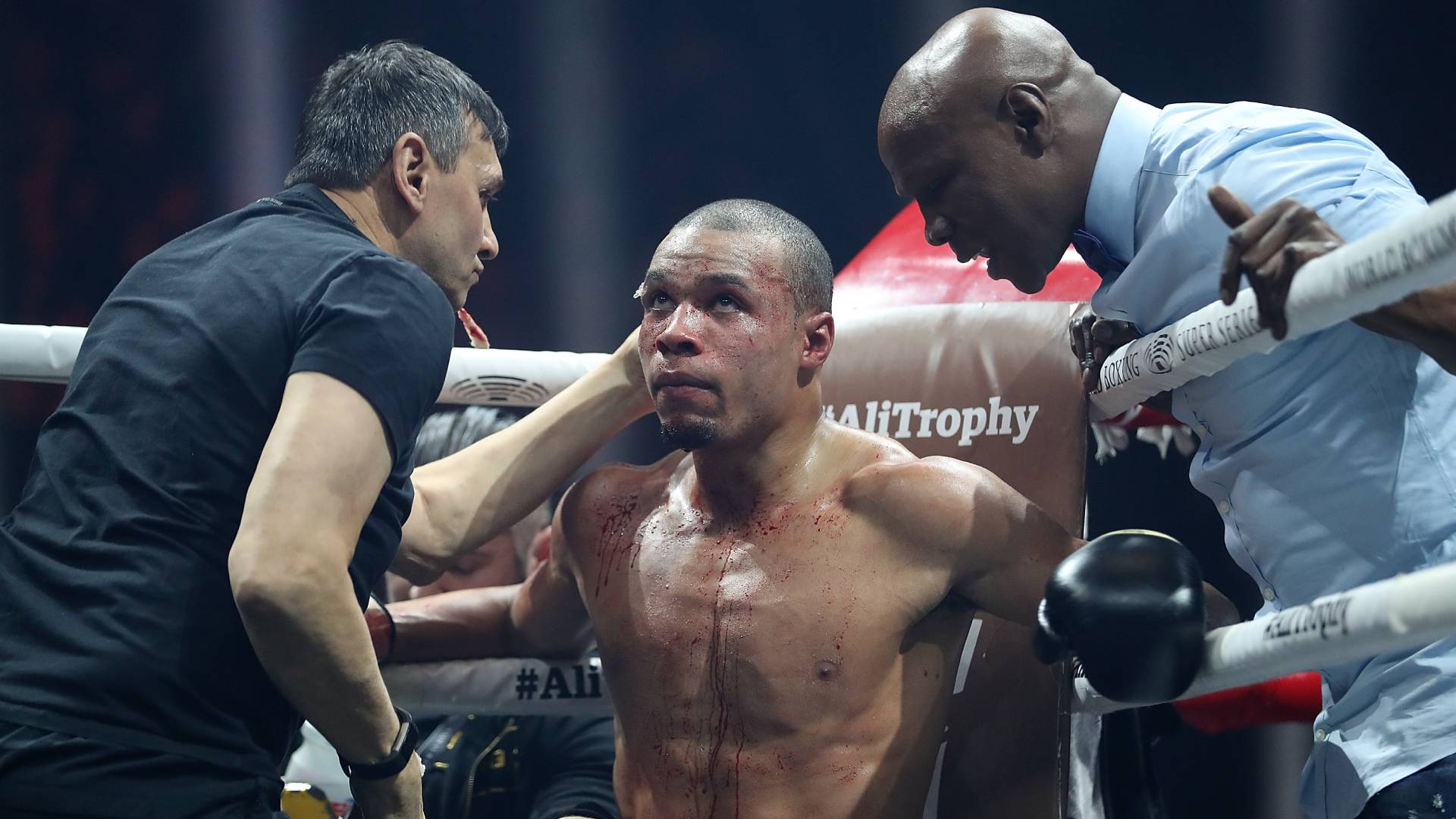 Chris Eubank Jr and Chris Eubank Sr in the corner during fight with George Groves_17022018