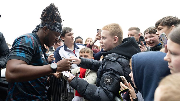 Ksi Riot KSI makes bold Premier League claim after statement Dagenham ...