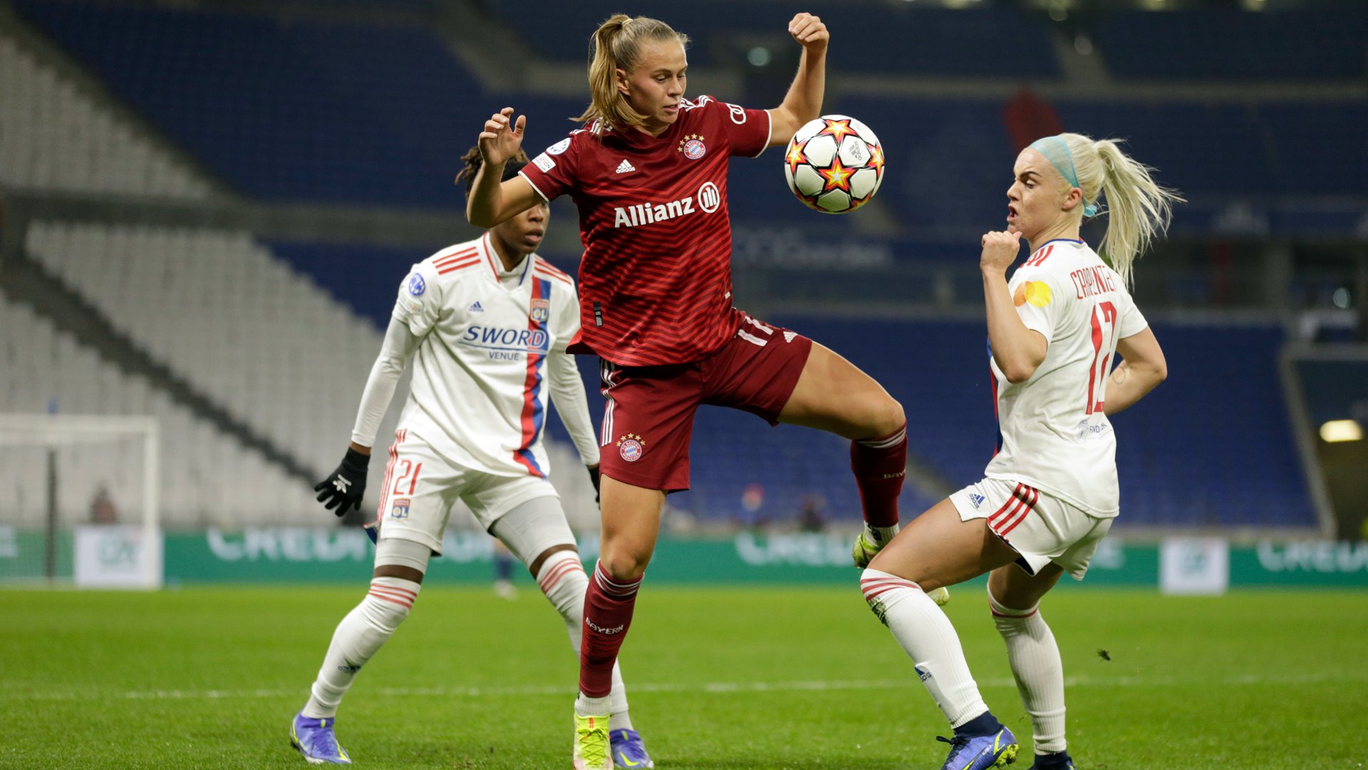 FC Bayern München Olympique Lyon Champions League Ellie Carpenter Klara Buhl10112021