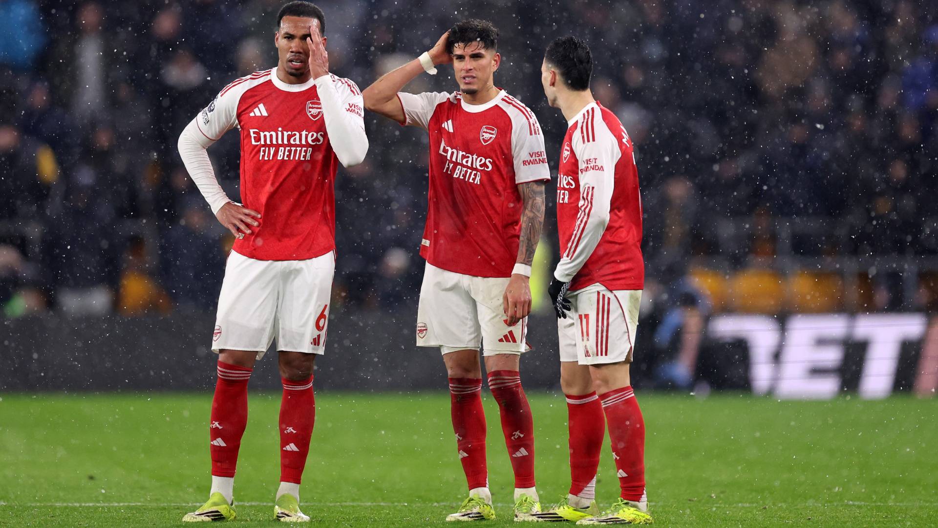 Arsenal players facing Wolves_18022026