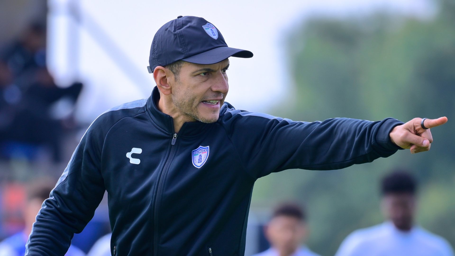 Jaime Lozano entrenando a Pachuca