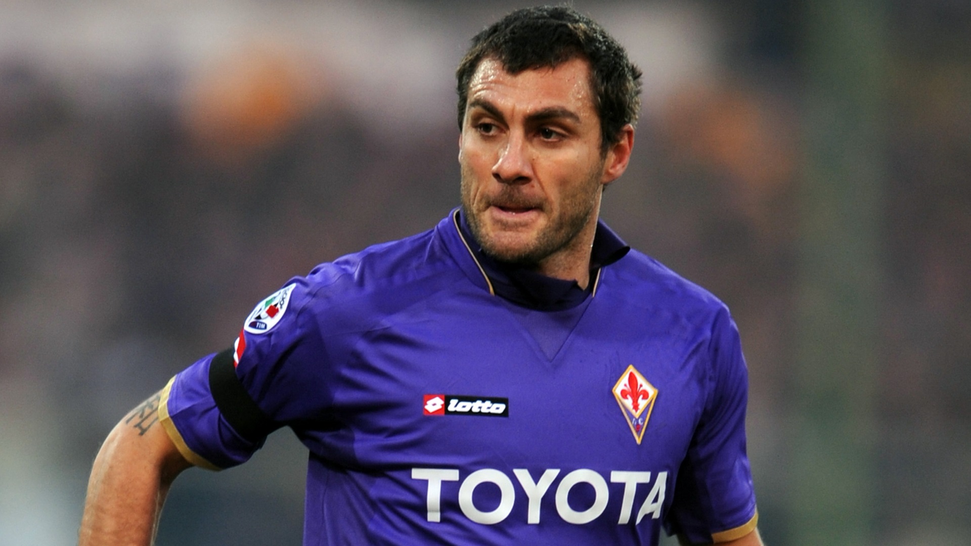 Christian Vieri con la maglia della Fiorentina
