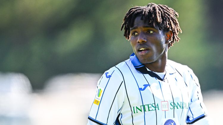 Moustapha Cissé con la maglia dell'Atalanta