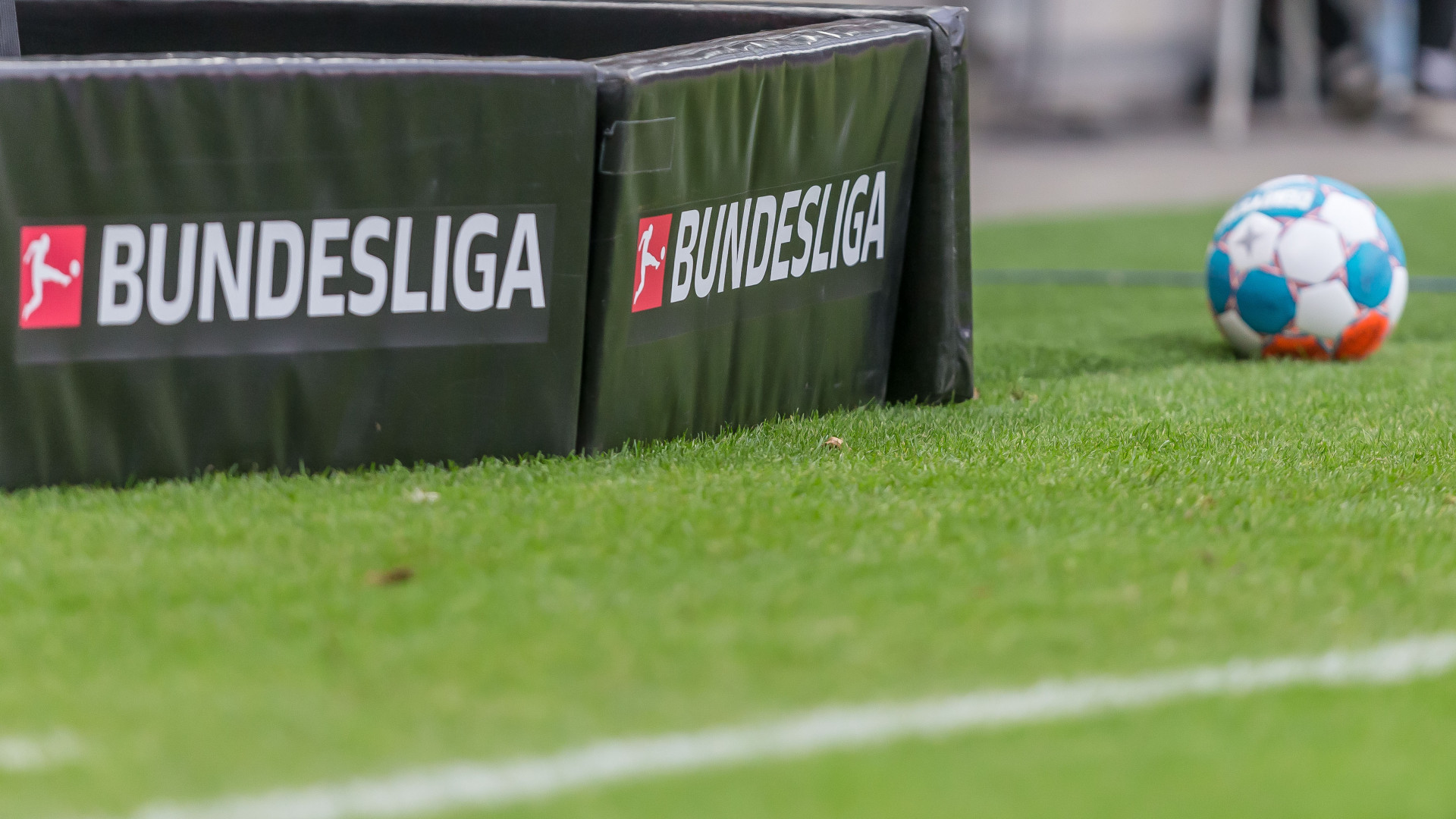 Bundesliga Werbebande 03102021