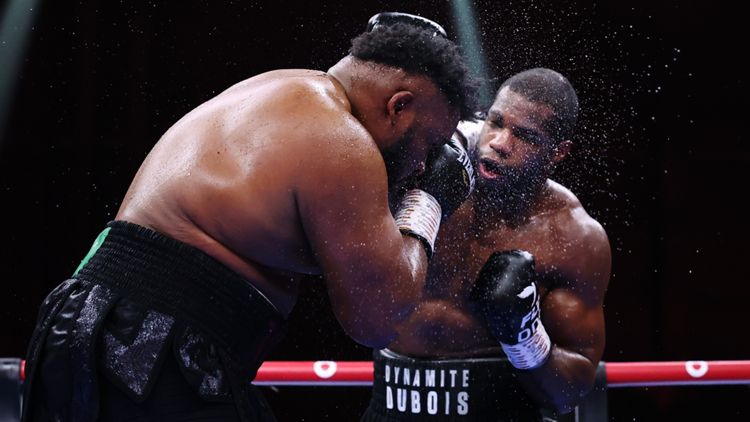 Daniel Dubois in action against Jarrell Miller
